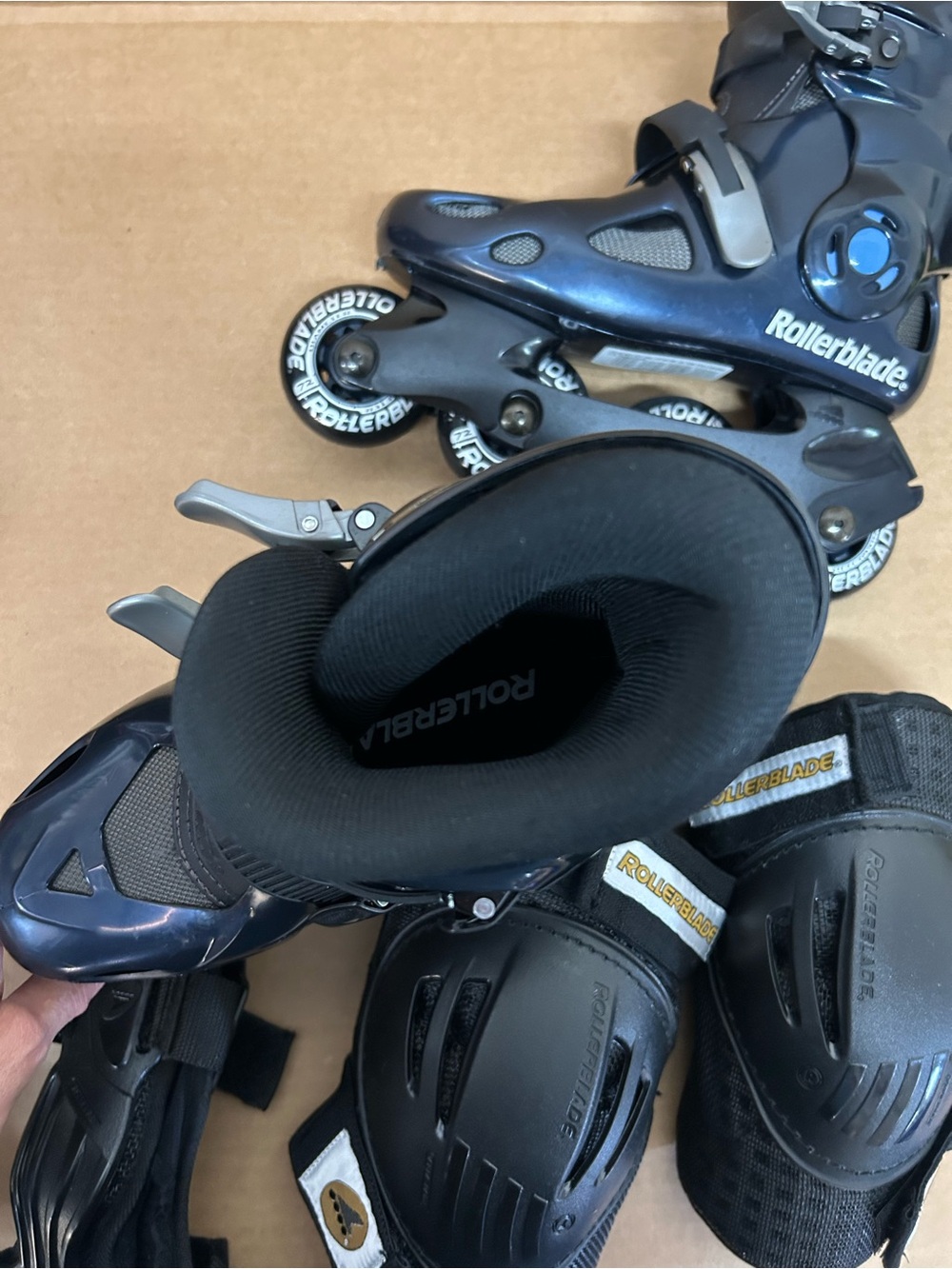 K2 Black Adjustable Inline Skate Set with Protective Gear - Picture 8 of 16